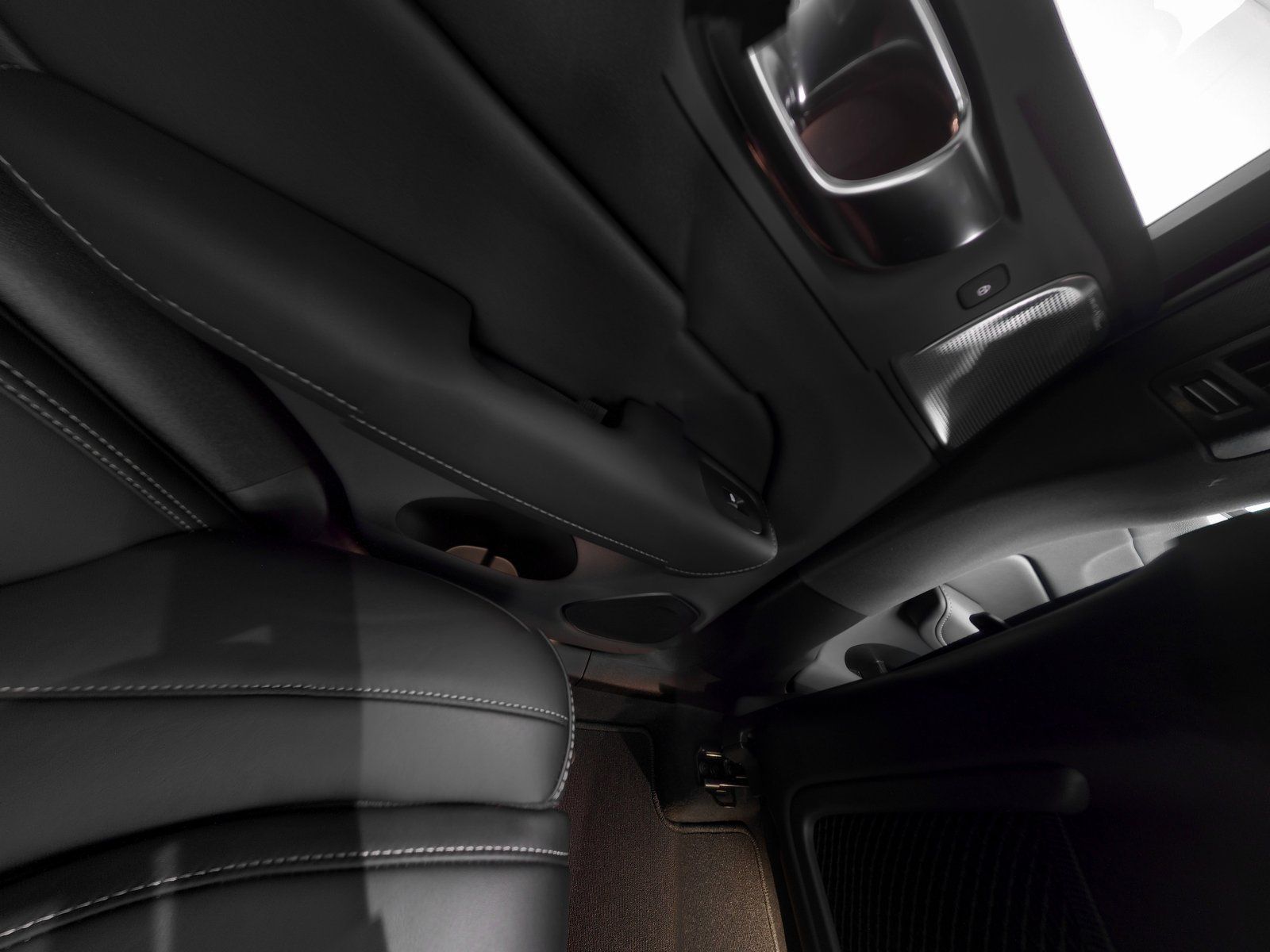 Volvo XC60 T8 AWD Plus Black Edition B&W-SOUND*HUD*360 imagem 3