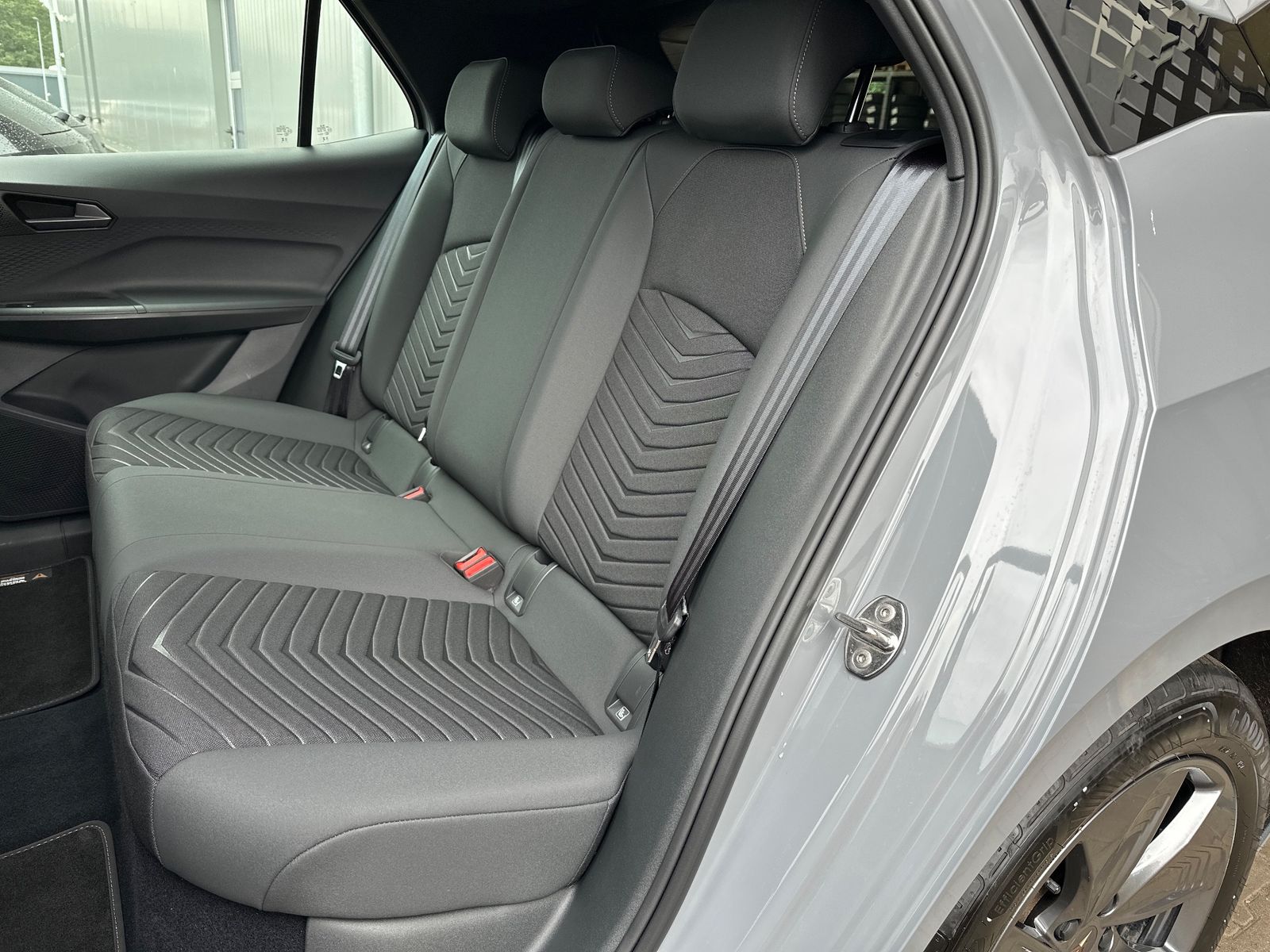 Fahrzeugabbildung CUPRA Born 150KW NAV+LED+KEYLESS+PDC+DAB+18ZOLL+58kWh