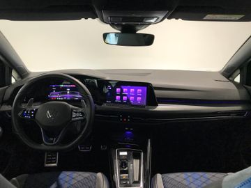 Volkswagen Golf VIII R Lim. 4M 2.0 TSI DSG ACC LED 1.HAND