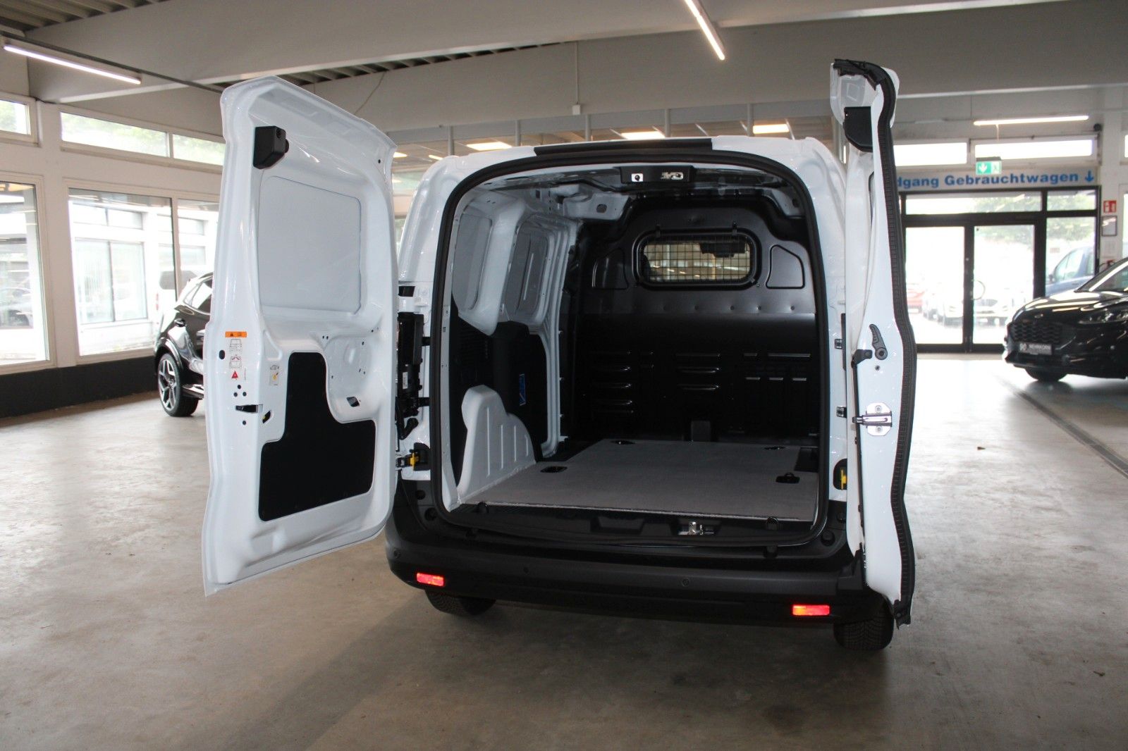 Fahrzeugabbildung Ford Transit Courier TREND Kasten KLIMA WinterPaket3