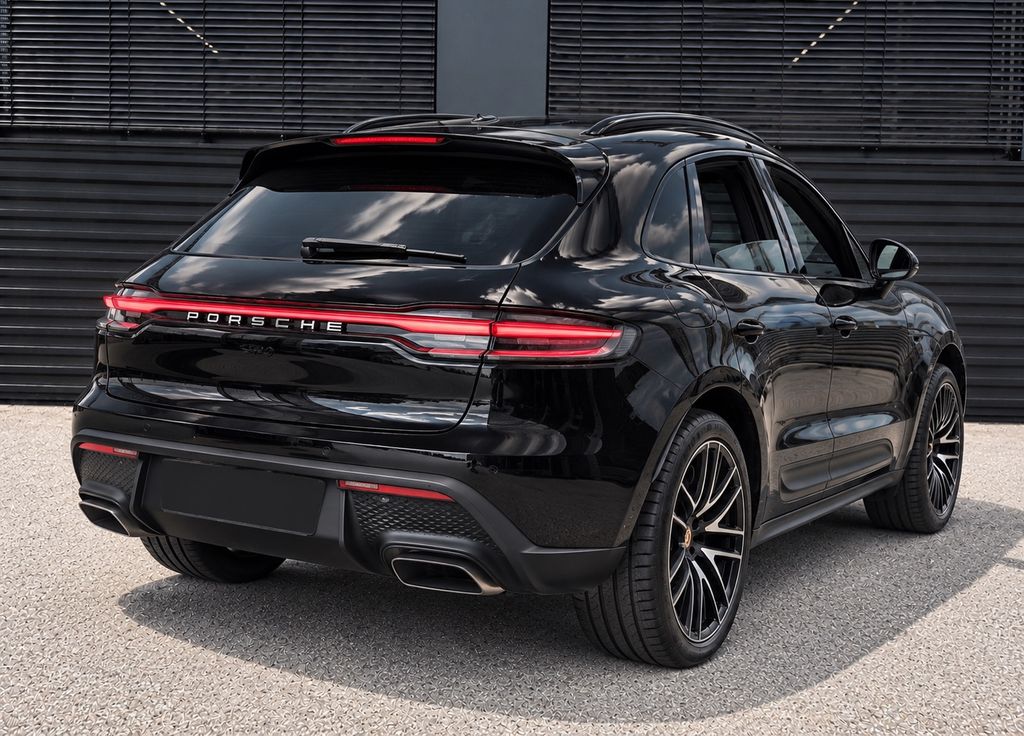 PORSCHE Macan 2023