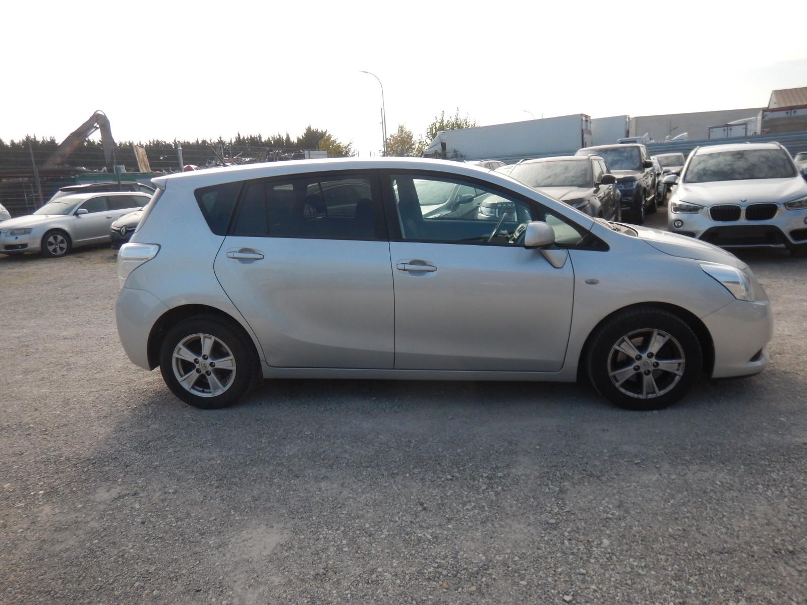 Toyota Verso 2011 — photo 18