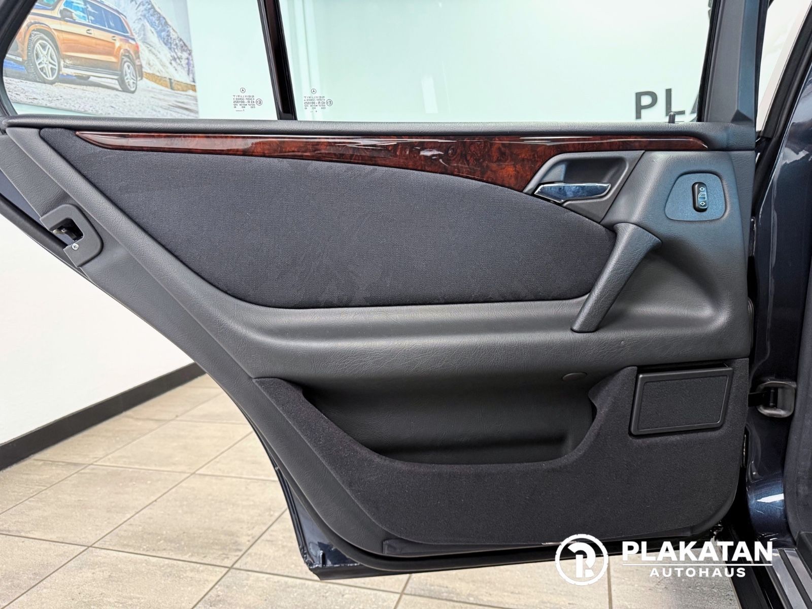 Fahrzeugabbildung Mercedes-Benz E 240 Xenon Automatik Klima V6 MB-Service
