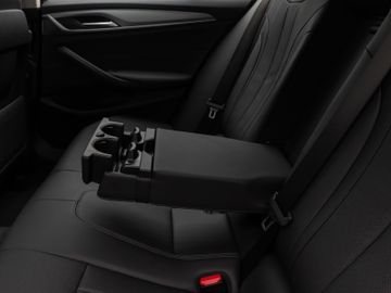 Fahrzeugabbildung BMW 530e xD Tour Pano ACC Kamera360° Sportsizt