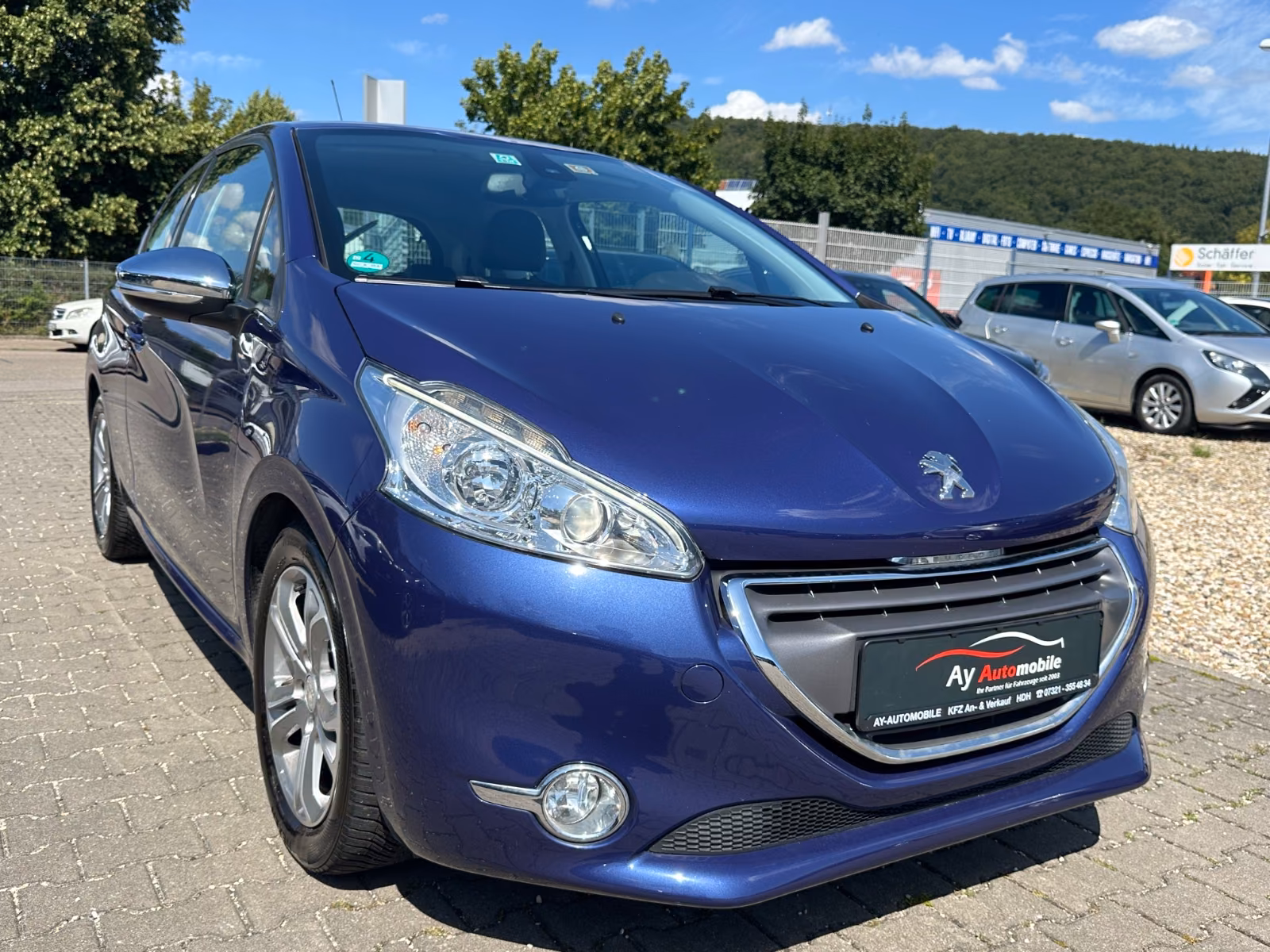 Peugeot 208 Allure /TEILLEDER/Klimaautomatik/NAVI/HU NEU