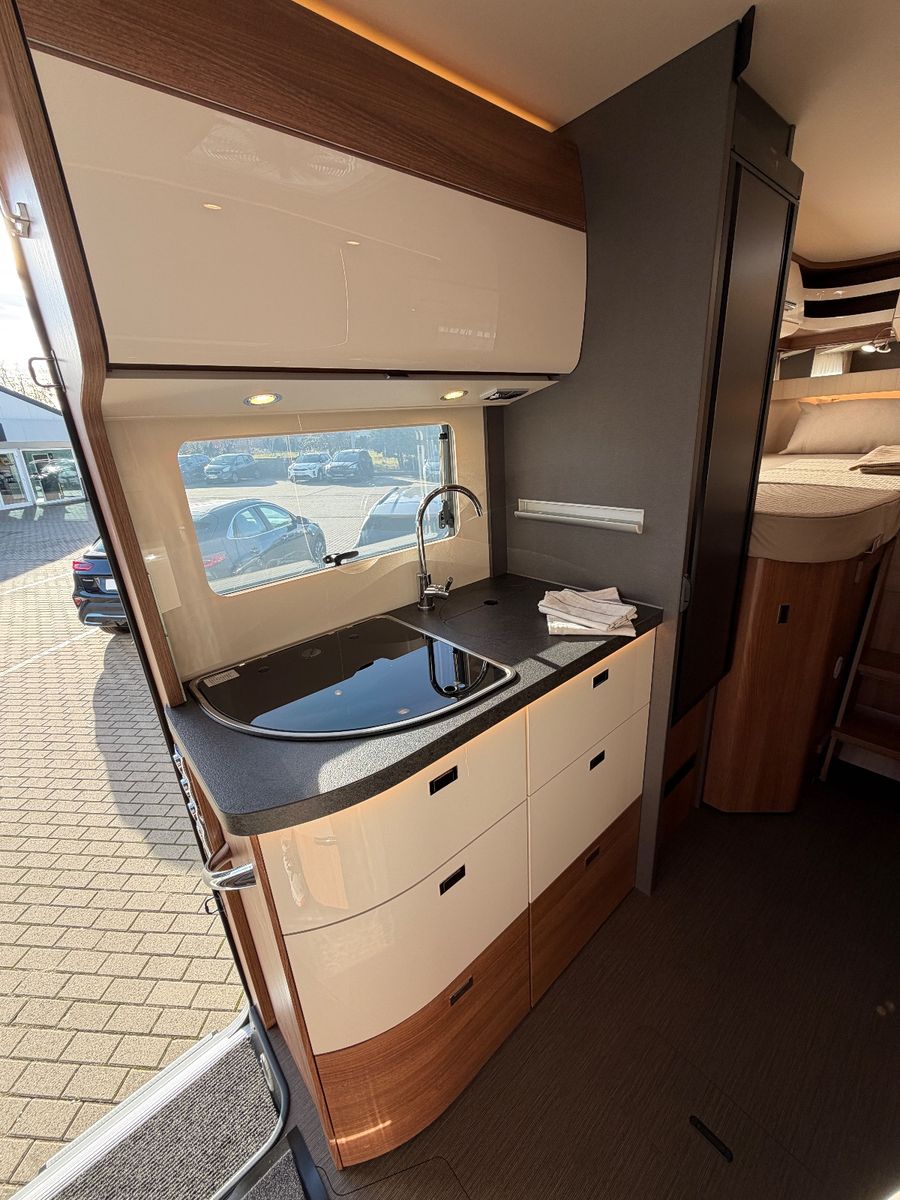 Fahrzeugabbildung Carthago C2-tourer I 143 KB-LE comfort Mercedes MJ26