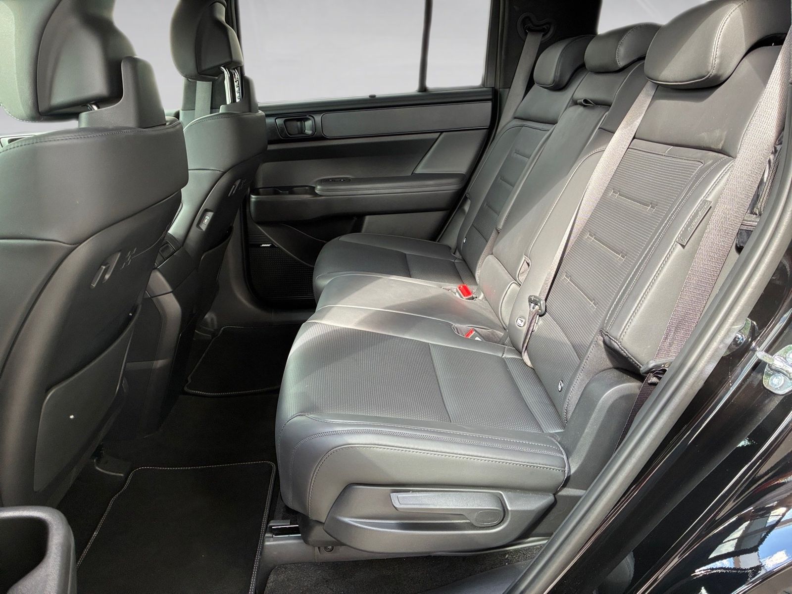 Fahrzeugabbildung Hyundai Santa Fe 1.6 5-Sitzer T-GDI W Prime KlimaA,LED