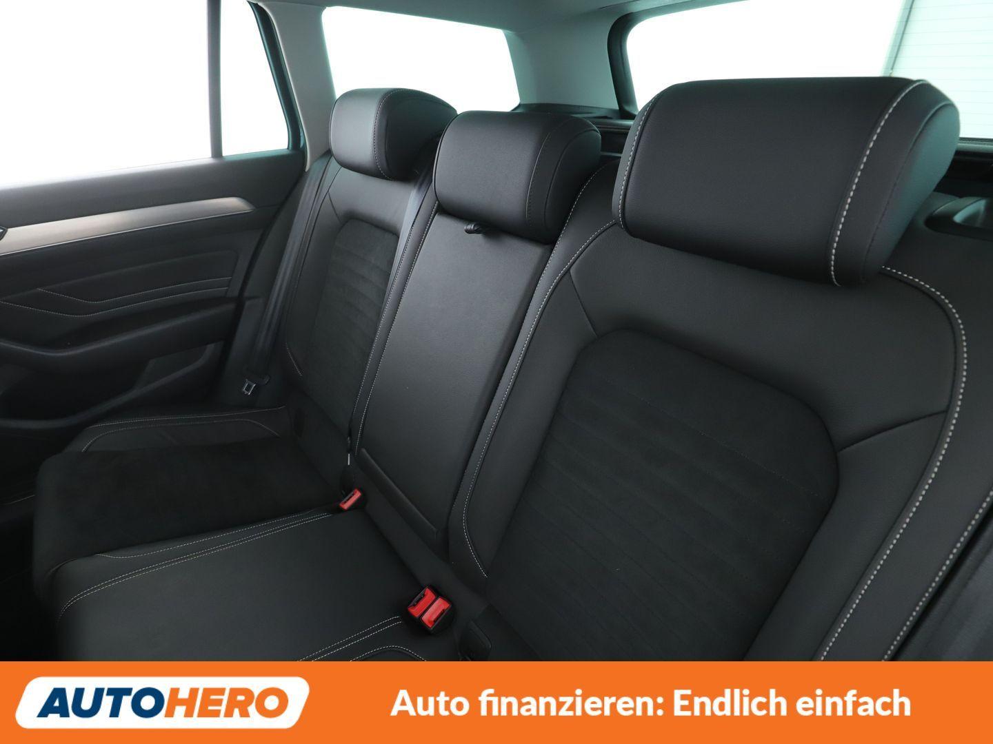 Volkswagen Passat 2.0 TSI Elegance Aut.*NAVI*PDC*SHZ*