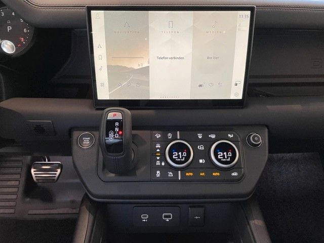 Fahrzeugabbildung Land Rover Defender 110 P400 X 7 Sitze & Standheizung