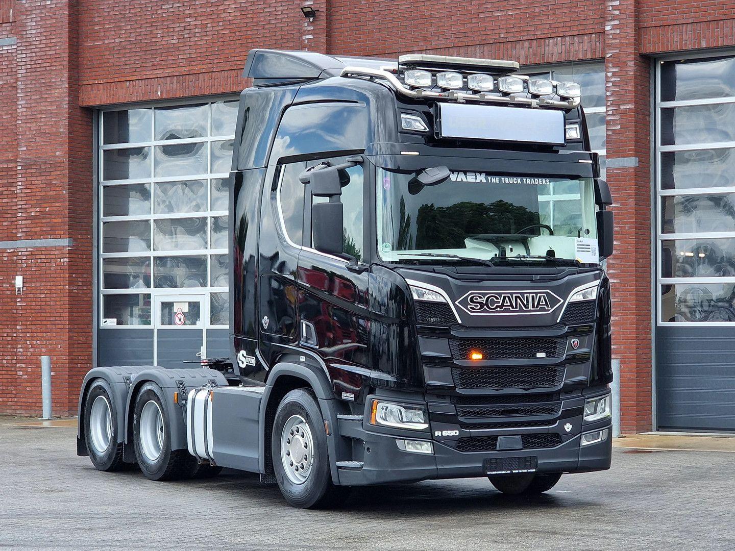Scania R650 V8 NGS Highline 6x4 - Manual gearbox with r