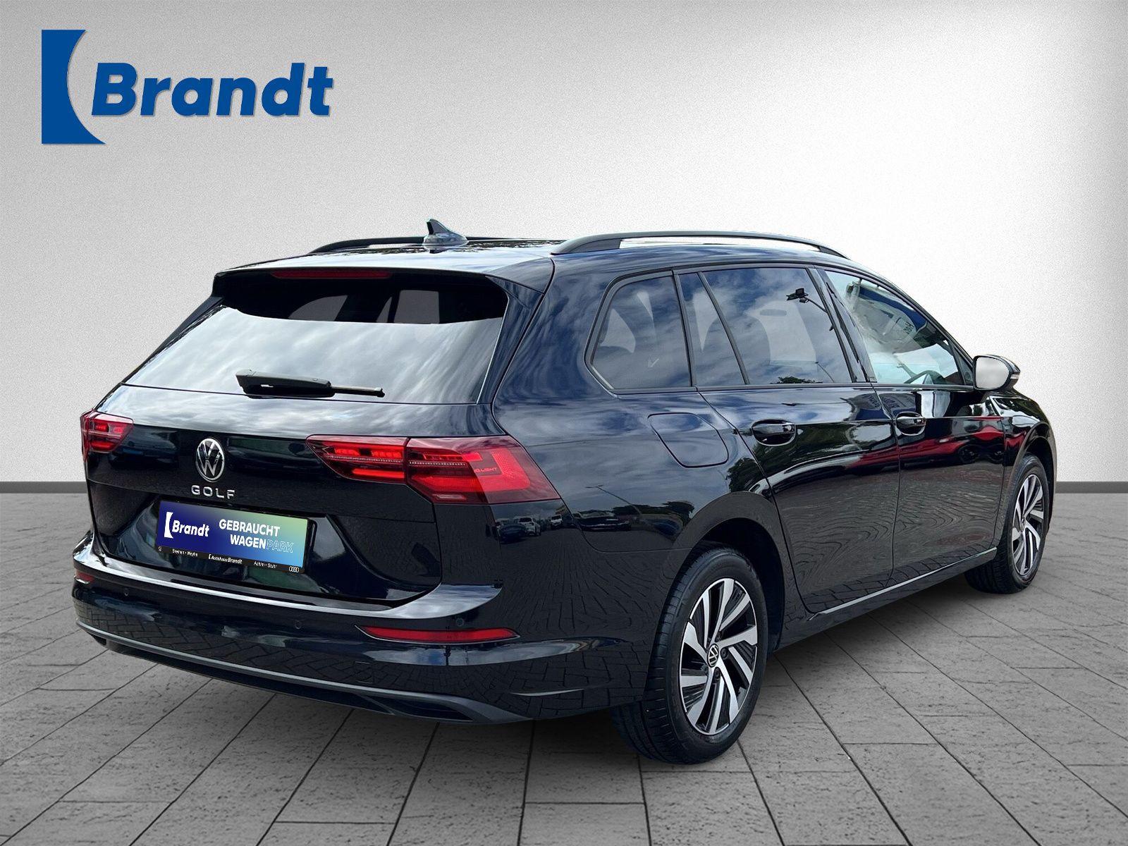 Volkswagen Golf VIII Variant 1.5 TSI Life MATRIX+PANO+NAVI