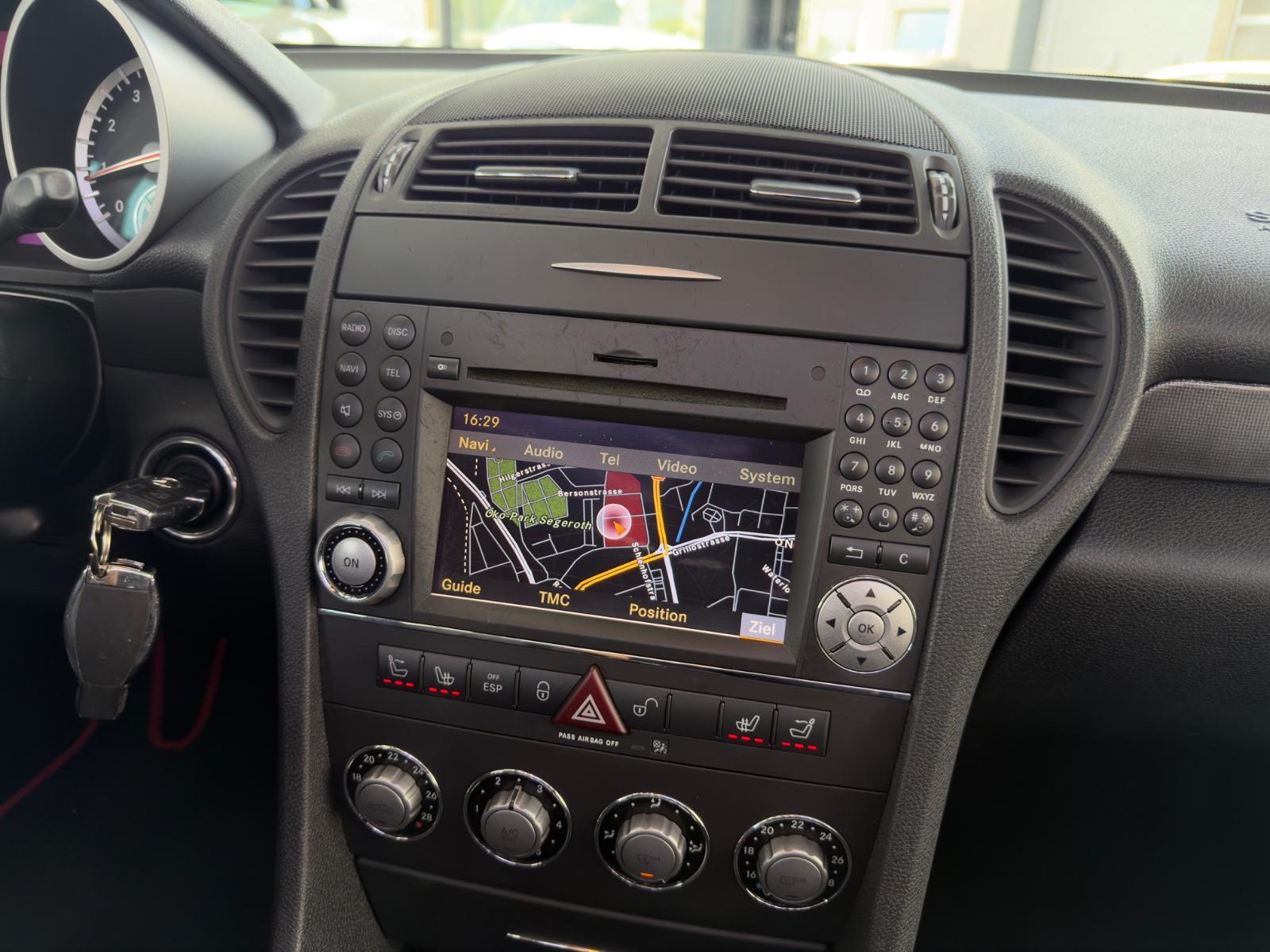 Mercedes-Benz SLK 300 2LOOK Edition V6 231 ch BVM / Harman Kardon / Cuir Nappa / Airscarf / Historique Mercedes