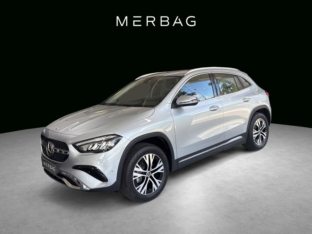 Mercedes-Benz GLA 180 — hlavná fotografia