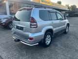 Toyota Land Cruiser 3.0 D-4D Executive 8 Sitze Schiebed - gebrauchte Toyota Land Cruiser aus dem Jahr 2007