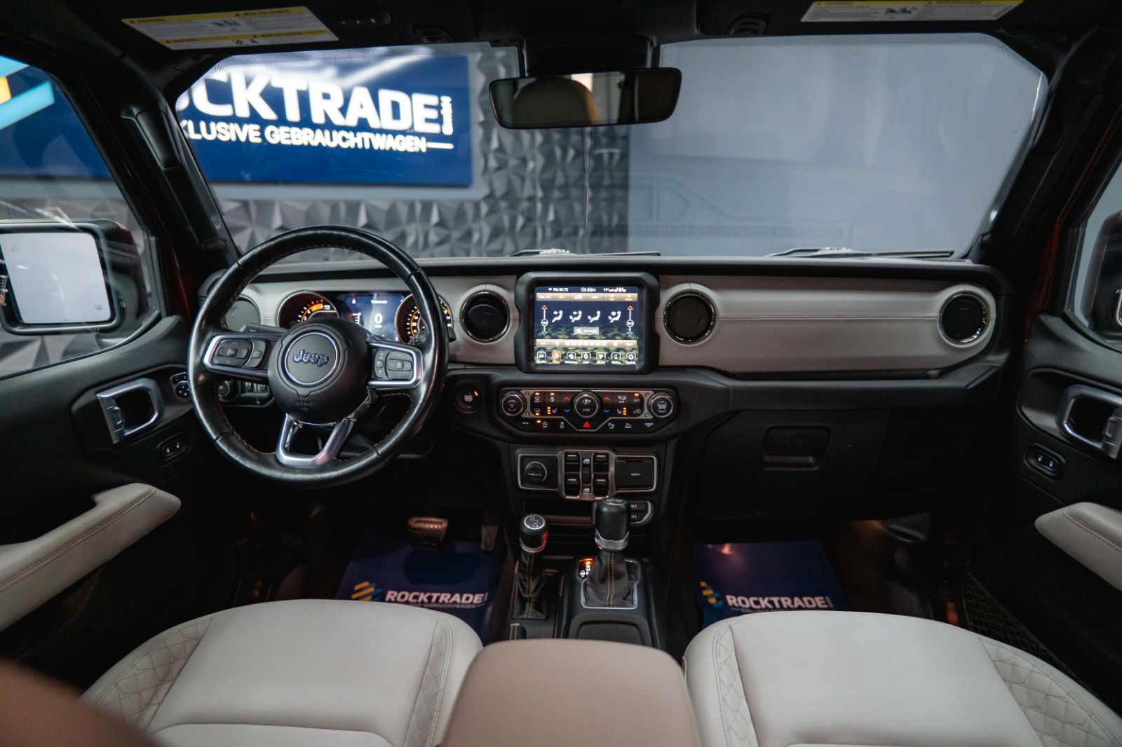 Fahrzeugabbildung Jeep Wrangler 3.0L EcoDiesel Unlimited Sahara 4x4 ACC