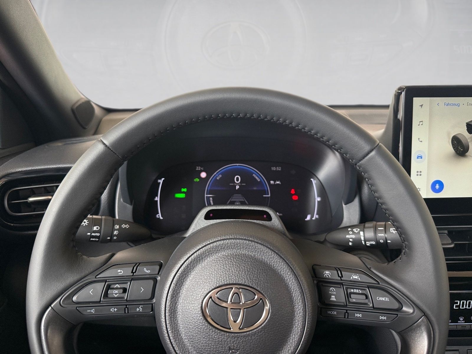 Fahrzeugabbildung Toyota Yaris Cross Teamplayer 1.5-l-Hybrid EPH,