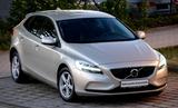 Volvo V40 *MOMENTUM* KAMERA* GARANTIE* - Volvo V40 mit Diesel-Antrieb: Kombi