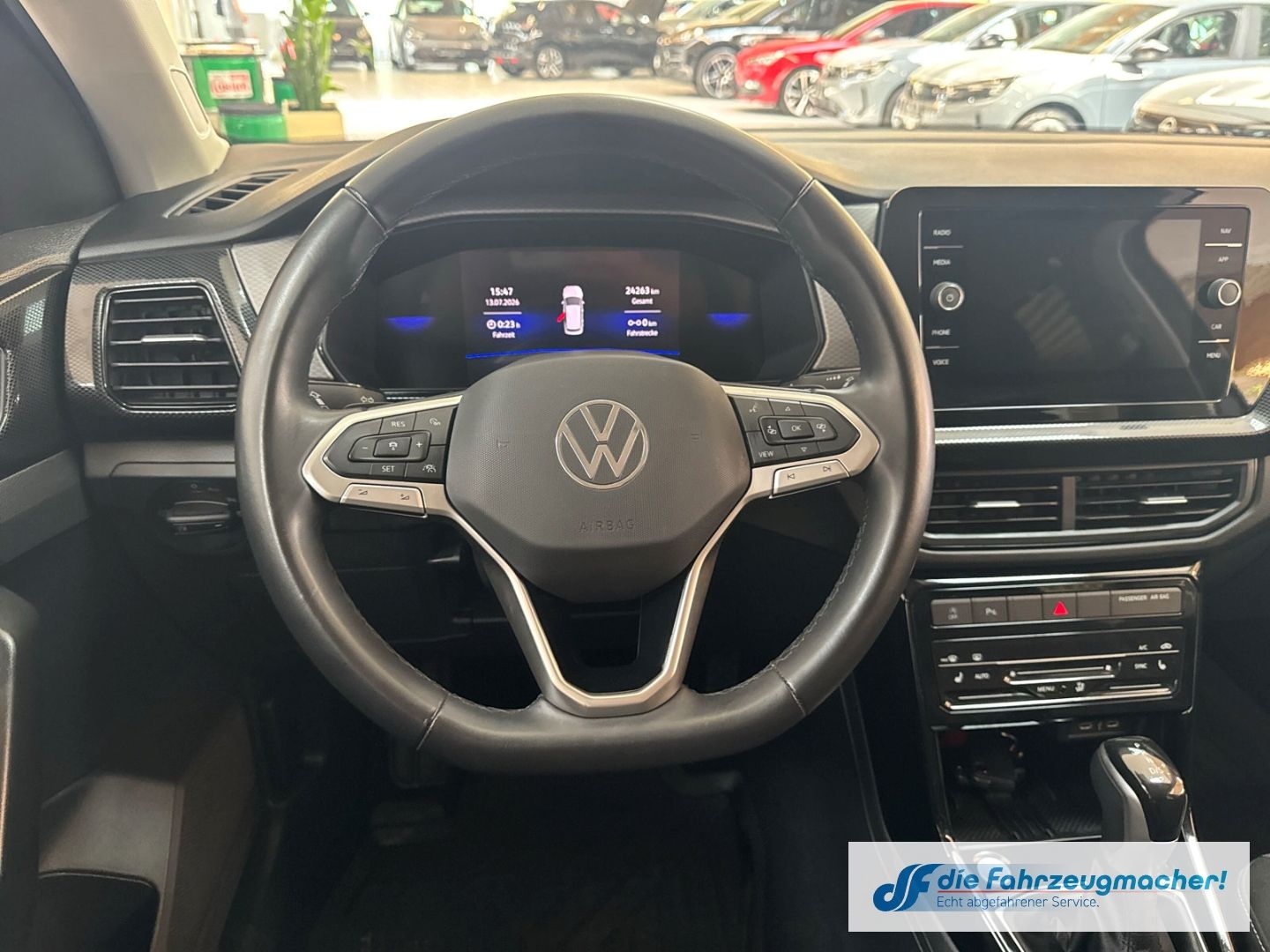 Fahrzeugabbildung Volkswagen T-Cross 1.0 TSI 85 kW Life Digitales Cockpit LED