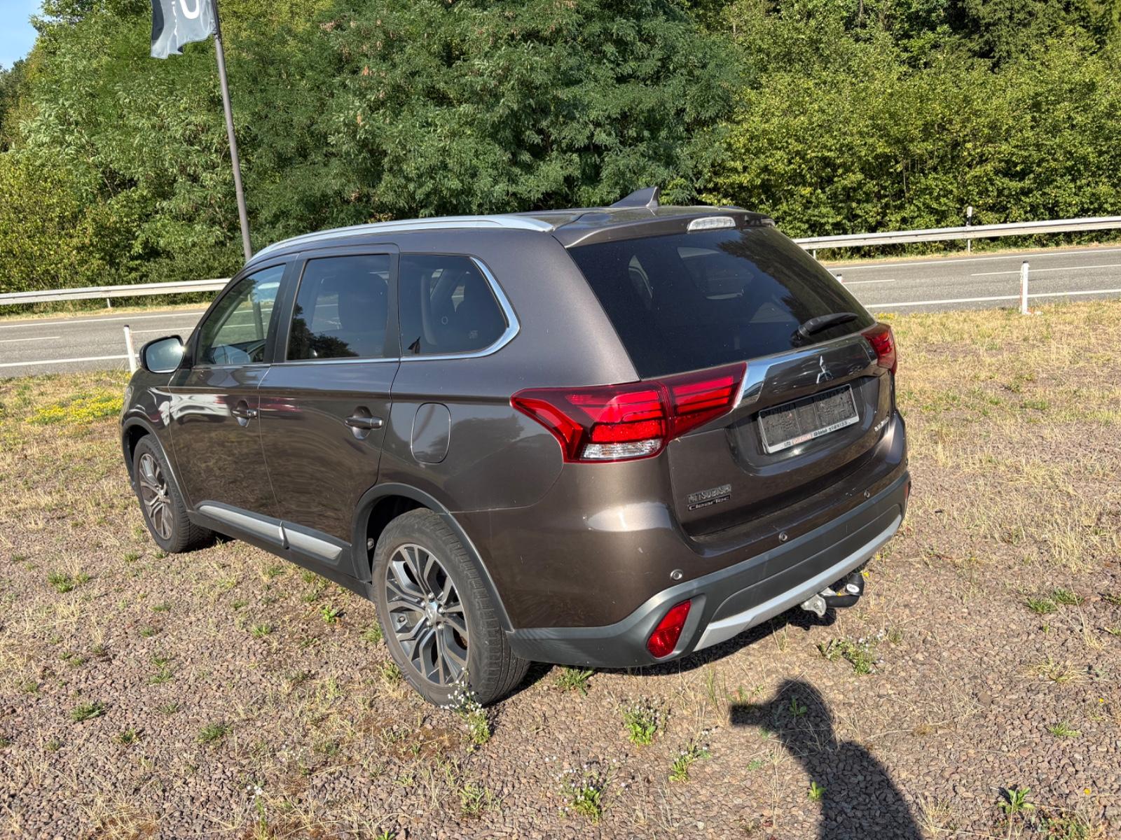 Mitsubishi Outlander Top 4WD NUR AN HÄNDLER ABZUGEBEN!!!