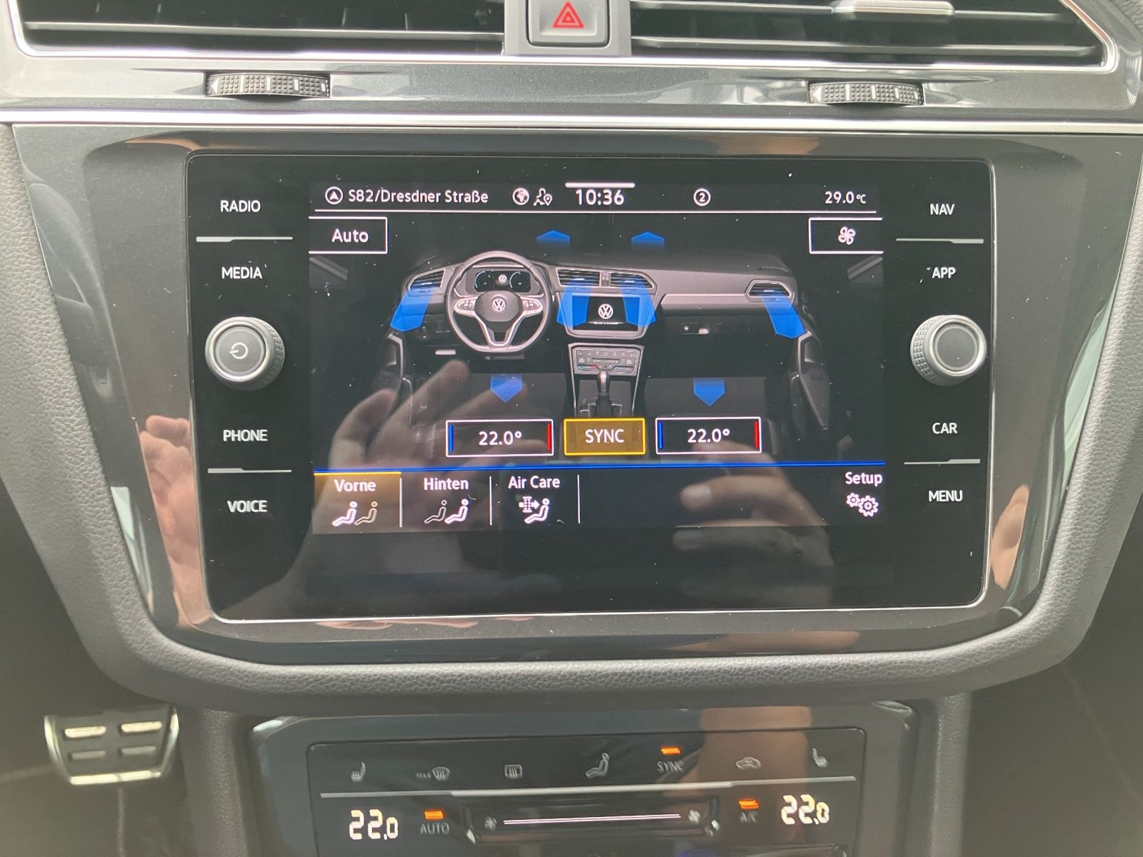 Fahrzeugabbildung Volkswagen Tiguan TDI Urban Sport DSG LED Navi ACC AHK PDC