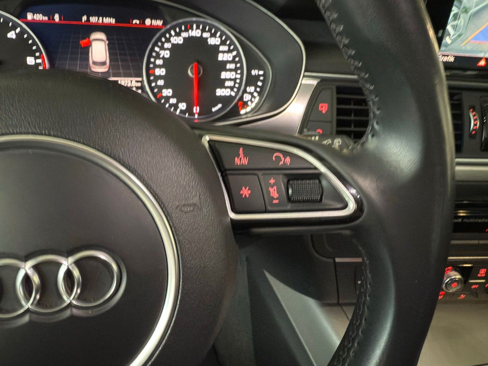 Fahrzeugabbildung Audi A6 Avant 2.0 TDI quattro S-LINE/NAVI/SPORT/Nappa