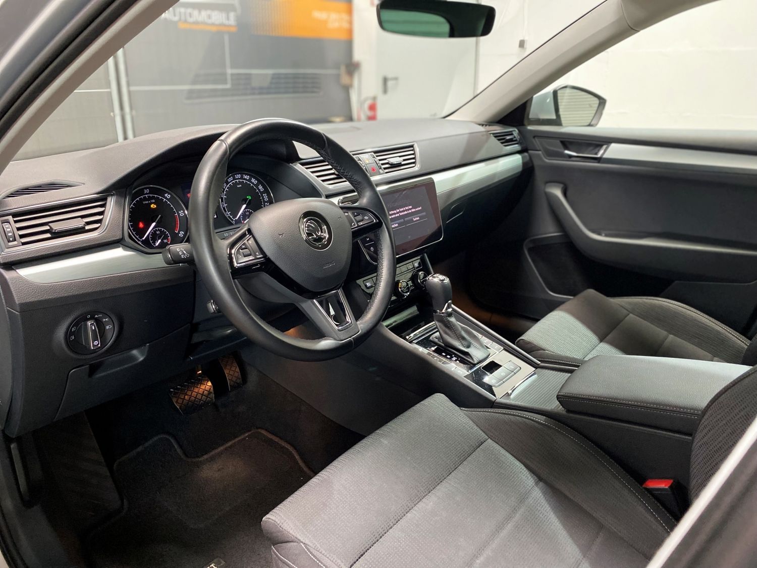 Fahrzeugabbildung SKODA Superb Ambition 4x4 DSG#ACC#Spur#Navi#Alu#PDC#Ak