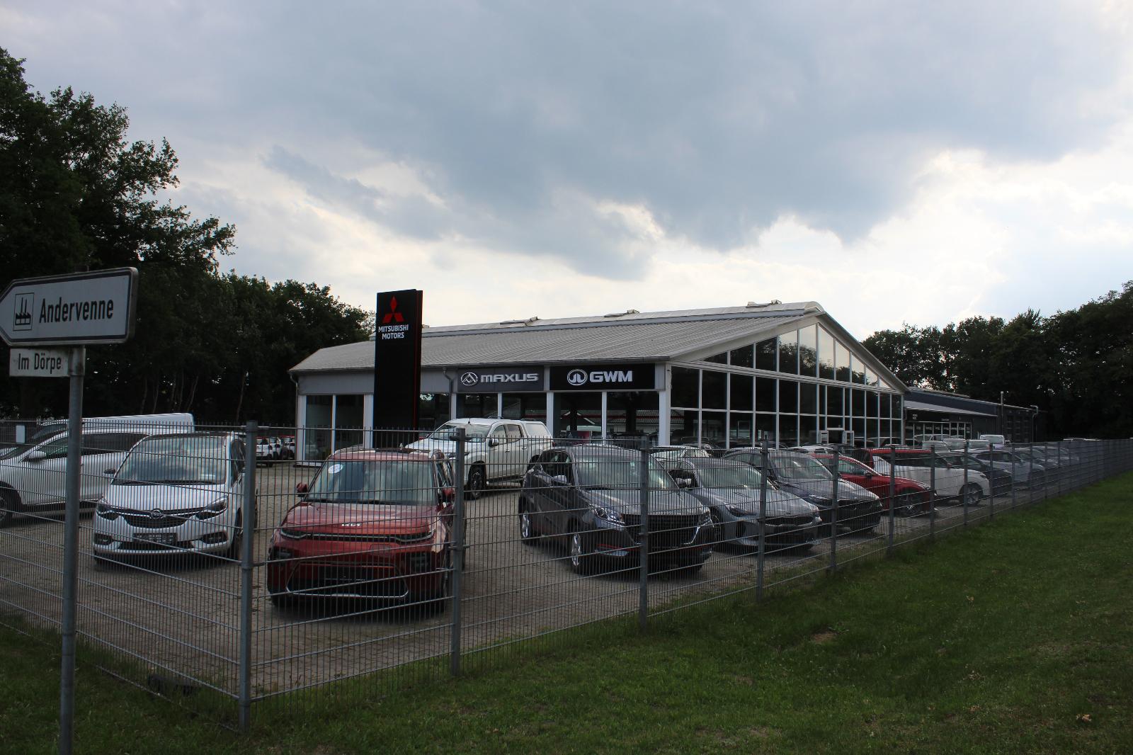 showroom-image-top