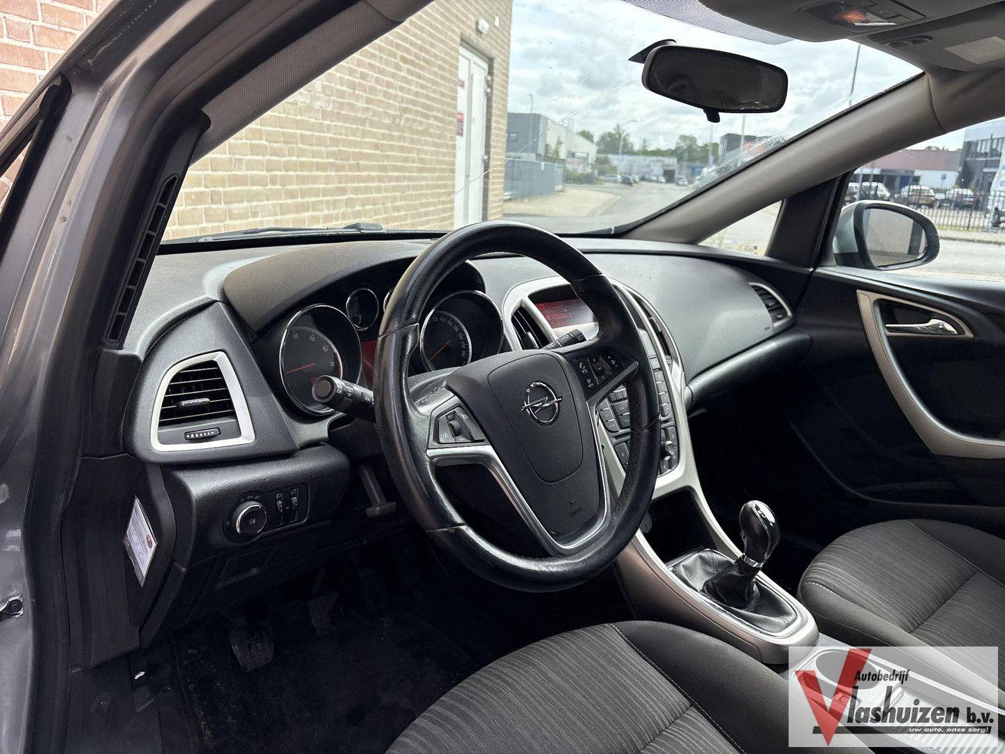 Opel Astra 1.4 Cosmo | klima | Cruise | PDC | sitzhei