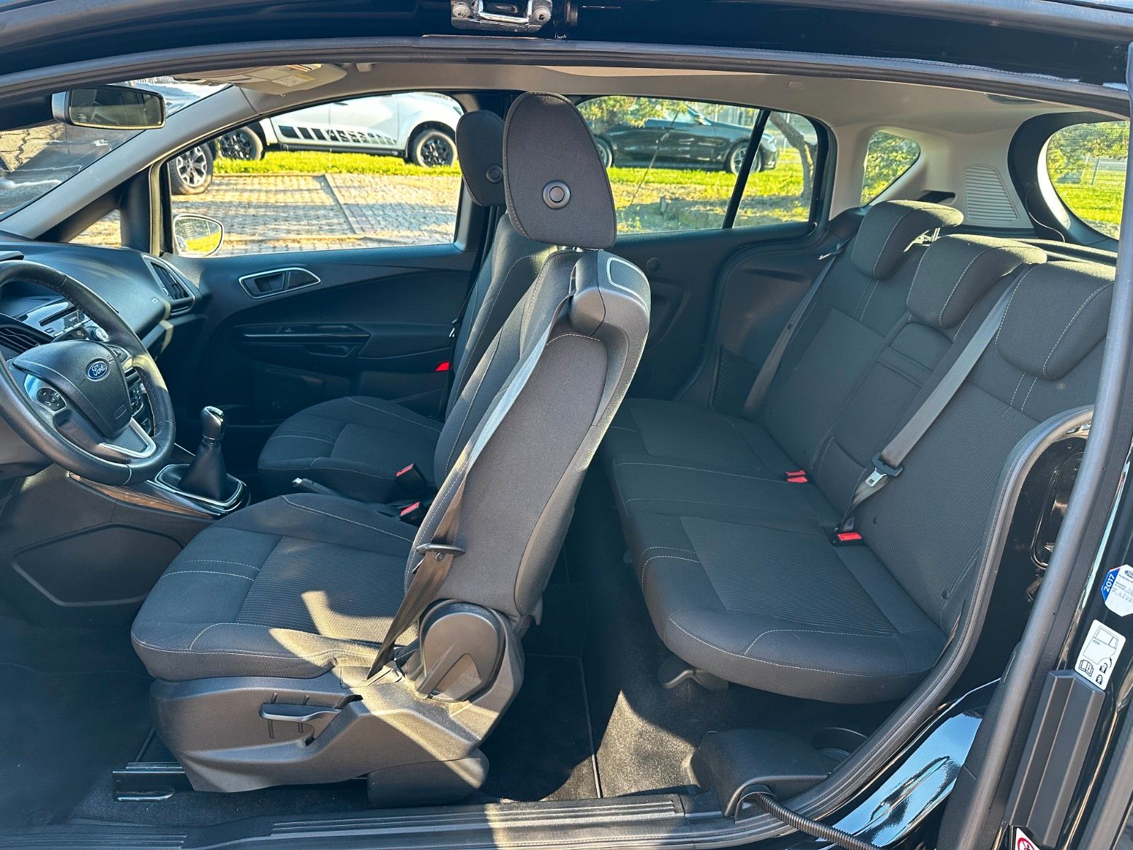Fahrzeugabbildung Ford B-Max KD Neu Top Zustand Allw.Reifen TÜV Neu