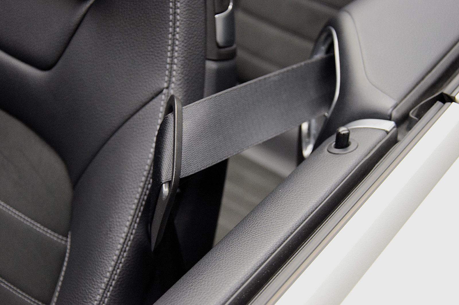 Fahrzeugabbildung Mercedes-Benz C 200 Cabrio 9G-TRONIC AMG-Line HuD Kamera LED