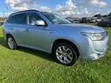 Mitsubishi Outlander PHEV Top 4WD - Mitsubishi Outlander mit Hybrid-Antrieb