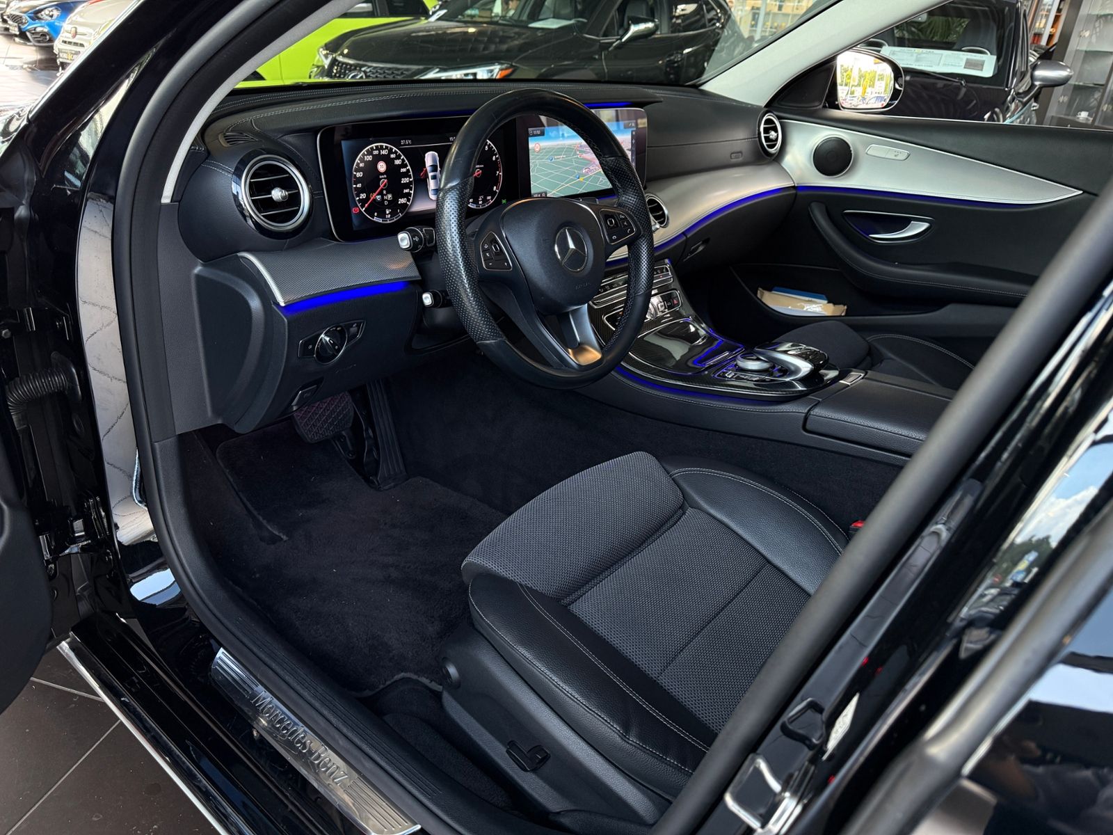 Fahrzeugabbildung Mercedes-Benz E400 4Matic Avantgarde 9G RFK LED NAVI