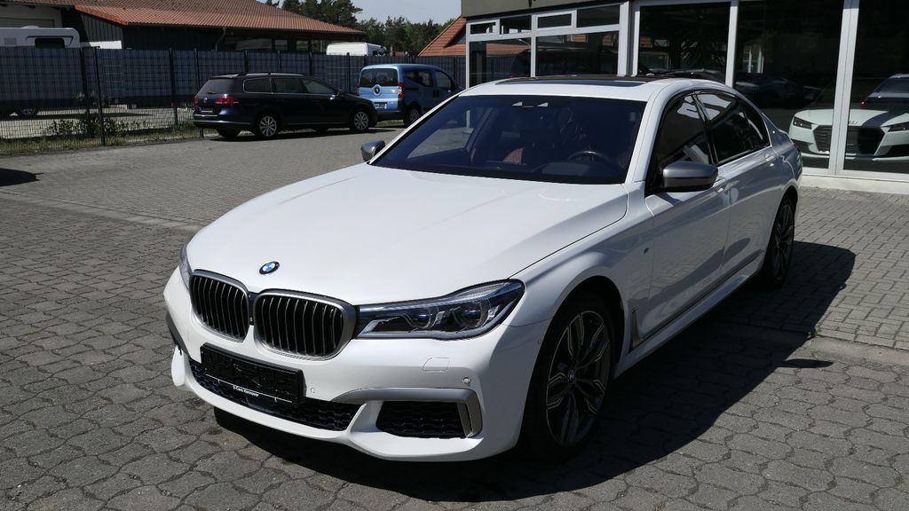 BMW M760