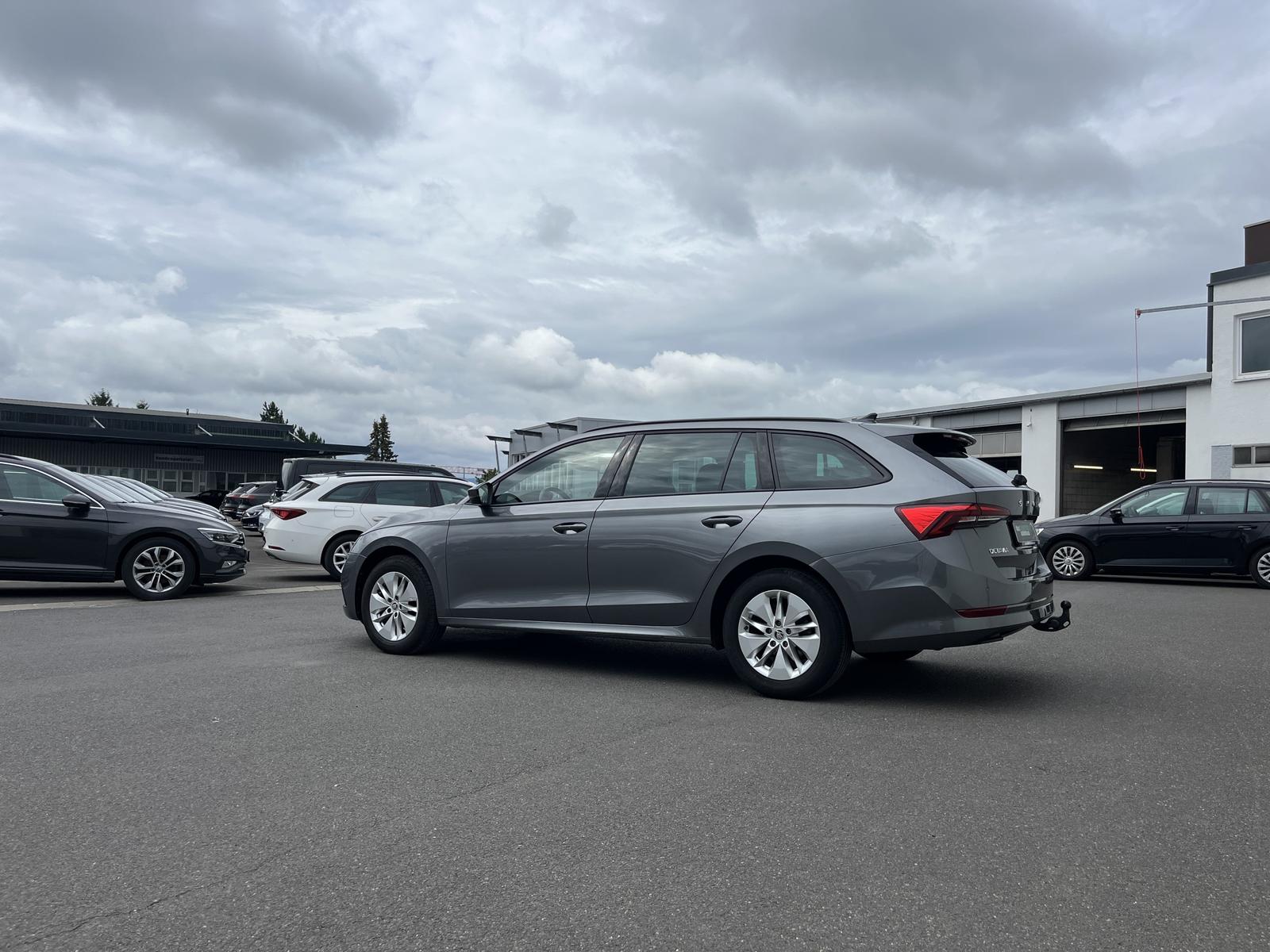 Skoda Octavia Combi 2.0 TDI DSG Blackline 141€ m.20% A