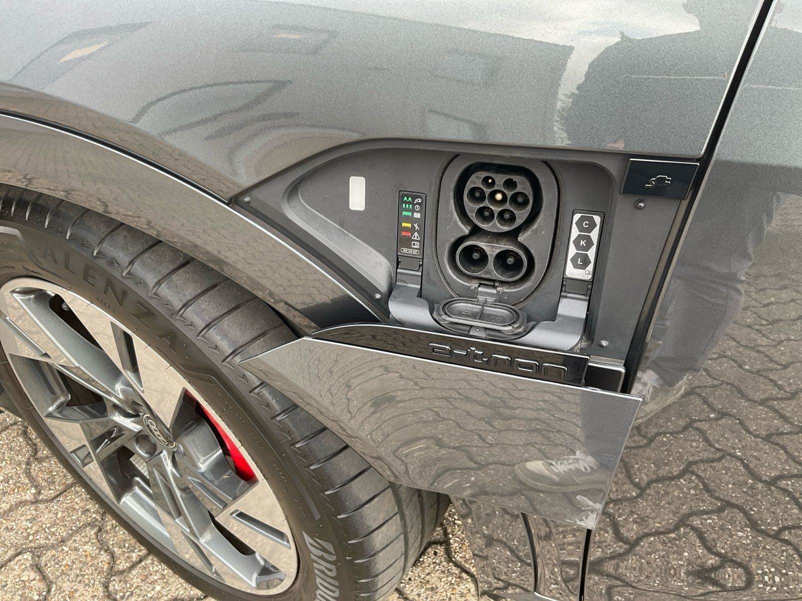 Audi Q8 e-tron - Bild 31