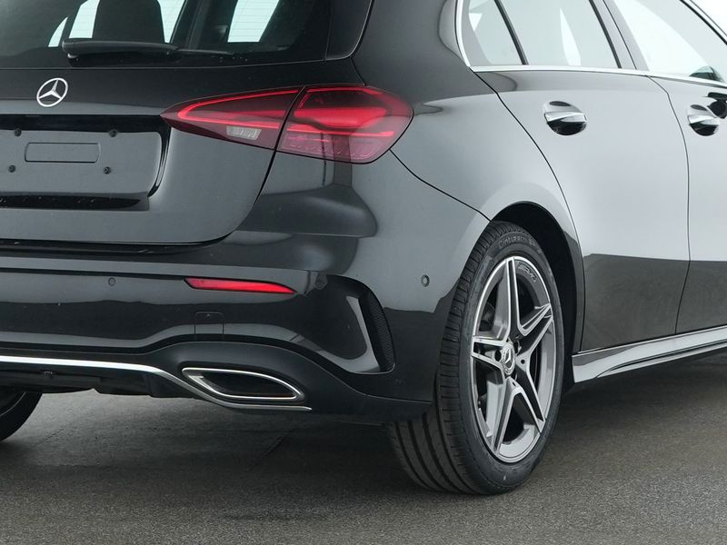 Fahrzeugabbildung Mercedes-Benz A 200 d AMG+AHK+PANO+MULTIB+360°+DISTR+LHZ+TOTW+