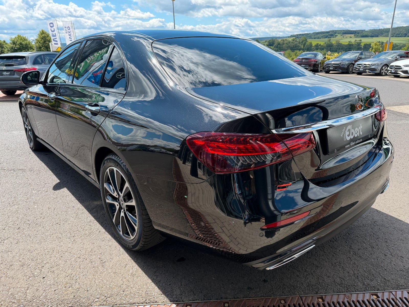 Fahrzeugabbildung Mercedes-Benz E 220 d Avantgarde Night+Burm+Pano+Memory+ILS