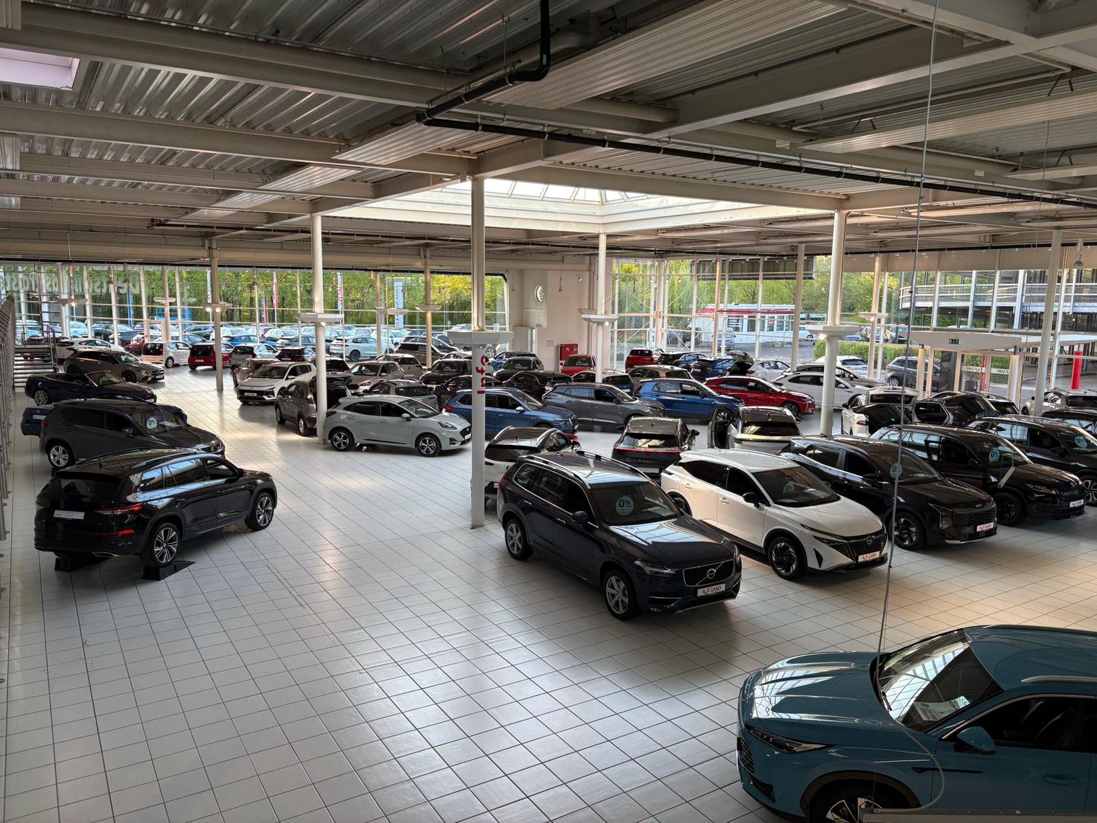 showroom-image-top