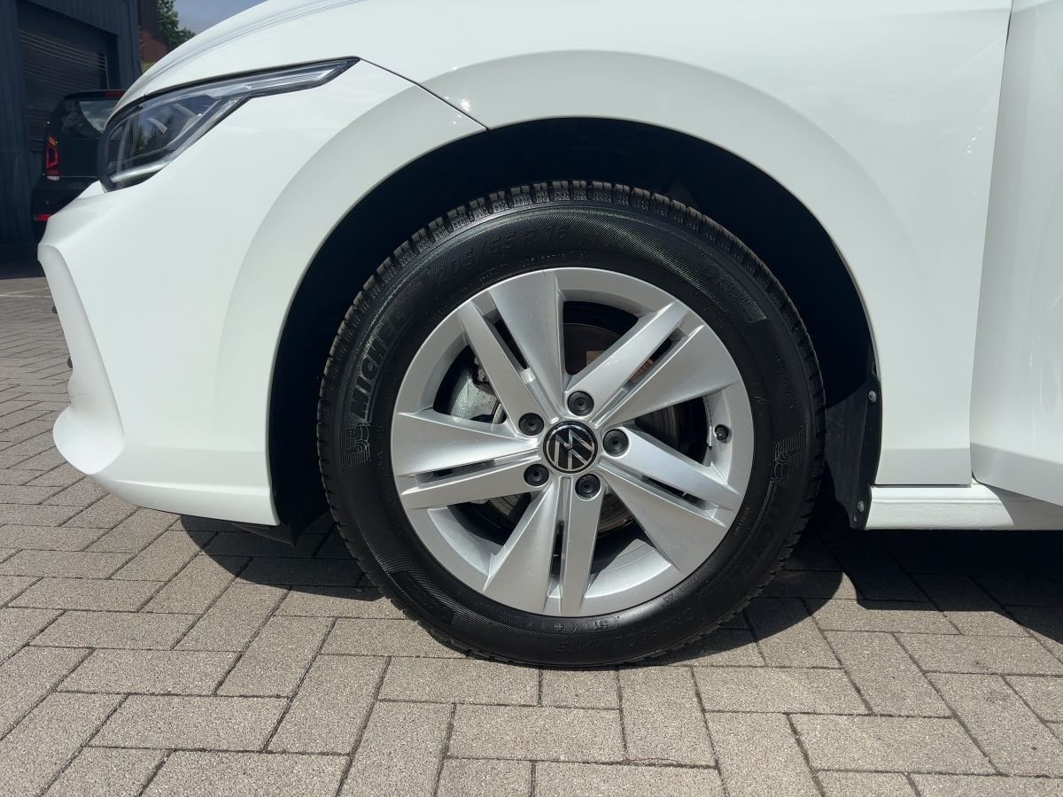 Volkswagen Golf VIII 1.5 eTSI DSG Life AHK Navi HeadUp ACC foto 15