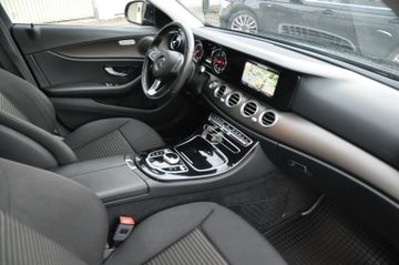Mercedes E 220 - 5