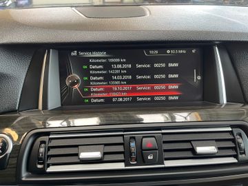 BMW 530 d xDrive *M-PAKET*HUD*AHK*BI-XENON*PANO*STHZ