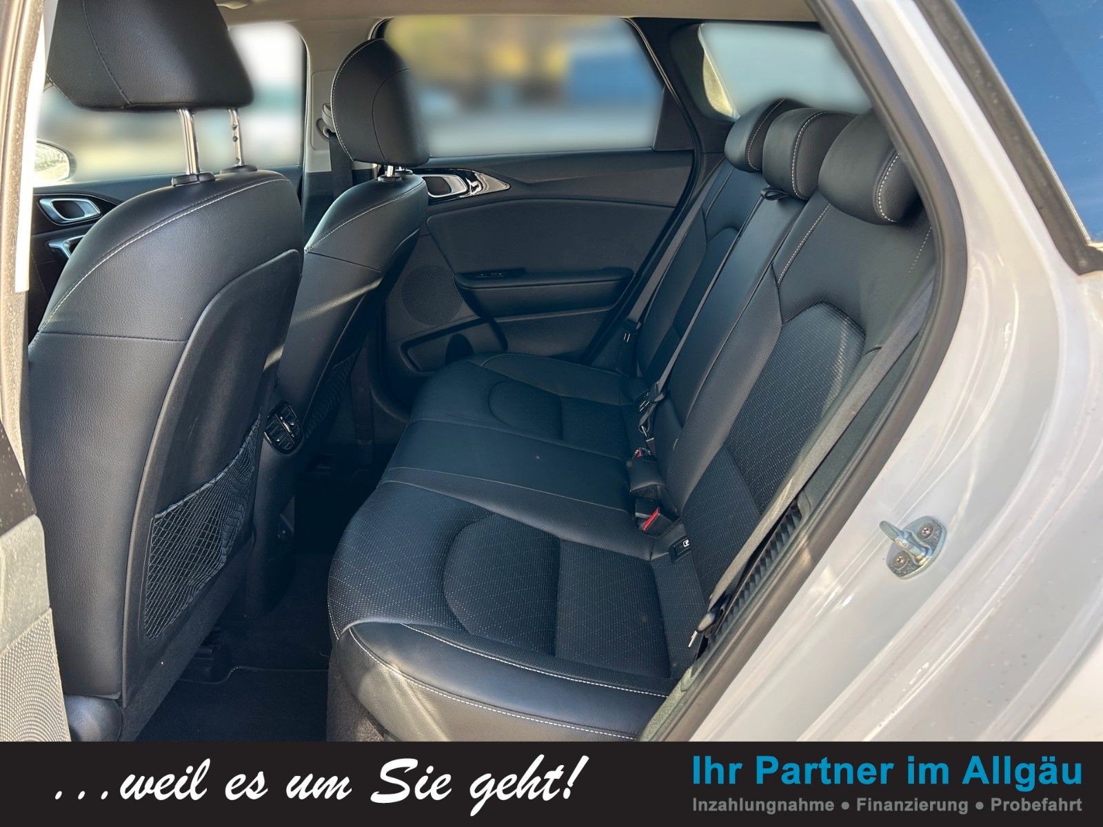 Fahrzeugabbildung Kia CEED KOMBI PHEV PLATINUM VOLL 1HD AHK GARANTIE29