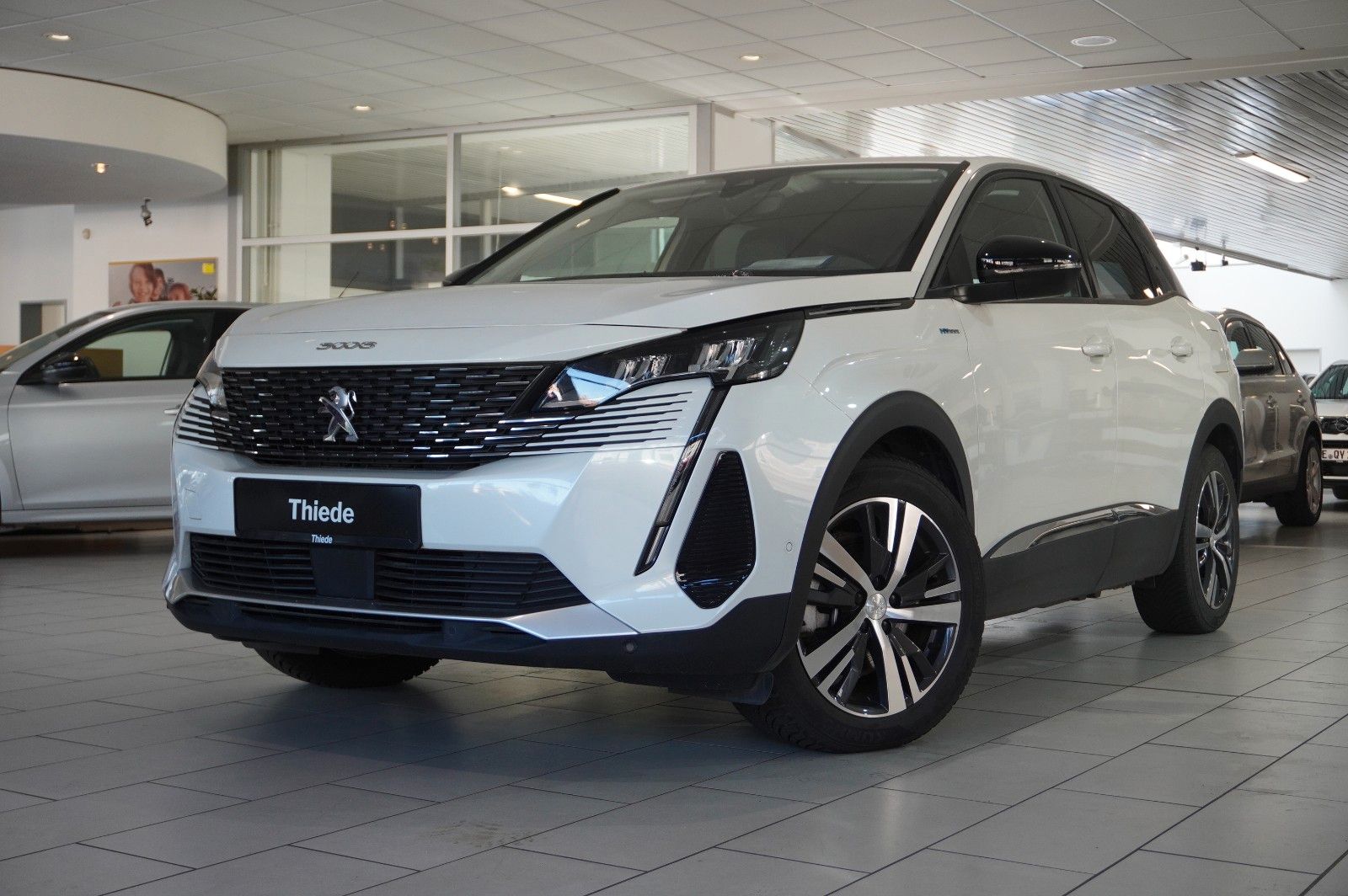 Fahrzeugabbildung Peugeot 3008 Hybrid PHEV ALLURE NAVI/LED/KAMERA/SH/AHK