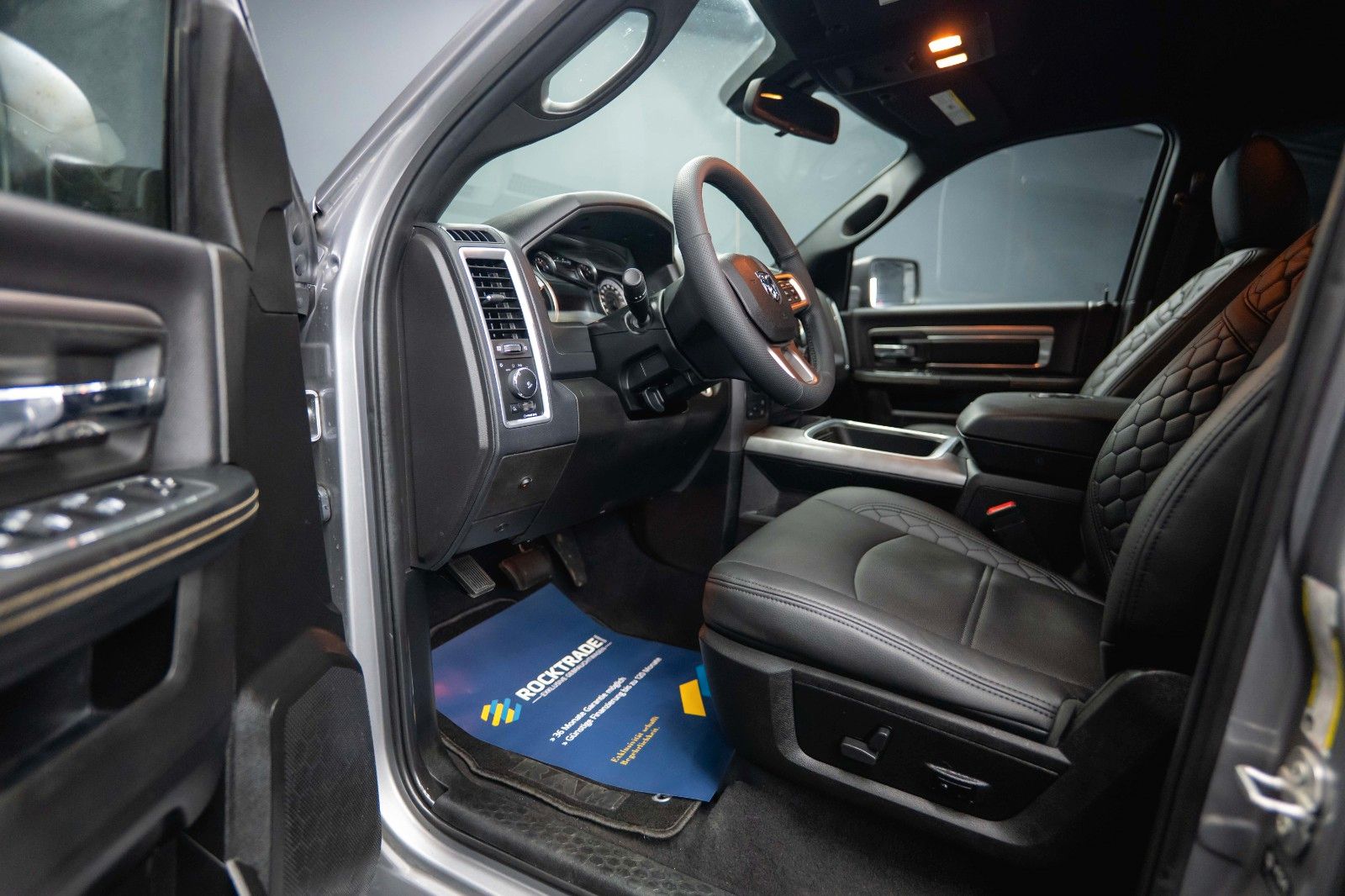 Fahrzeugabbildung Dodge RAM 5.7 V8 HEMI 4x4 OFFROAD Night LONGBED *19%*