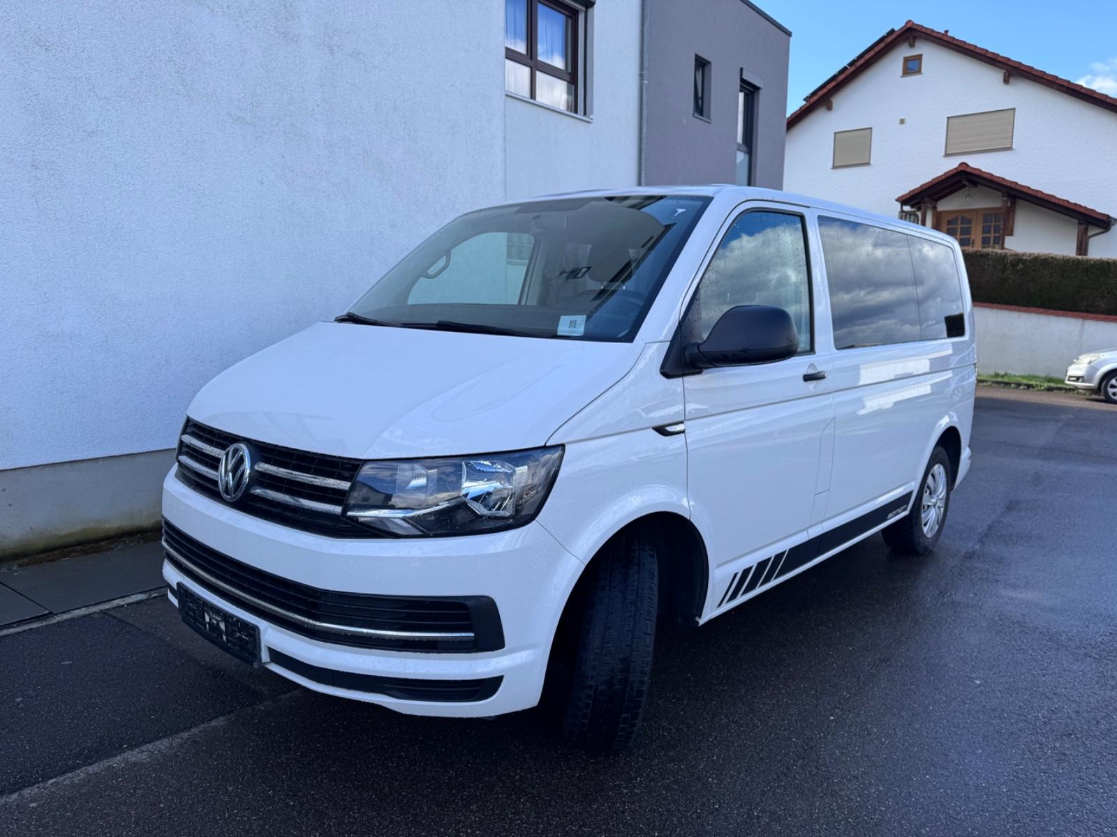 Volkswagen T6 Multivan/150PS/6-Sitzer/Navi/AHK/Bettfunktion