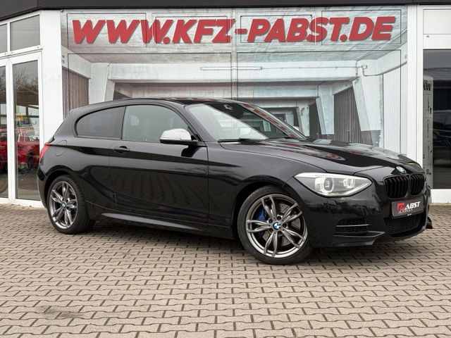 BMW M135 i xDrive M Paket Navi SHZ PDC Akrapovic