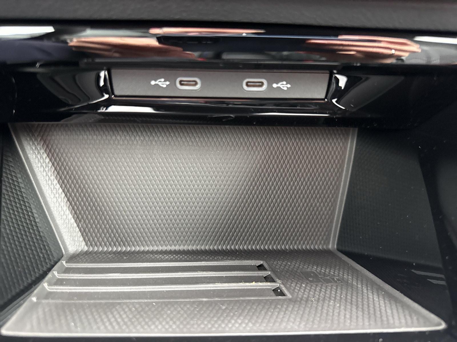 Volkswagen Golf 1.5 eTSI DSG R-Line AHK Matrix Black Style, миниатюра 11