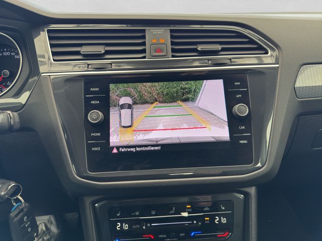 Fahrzeugabbildung Volkswagen Tiguan 2.0 TSI Life 4M DSG LED+Kamera+ACC+AHK