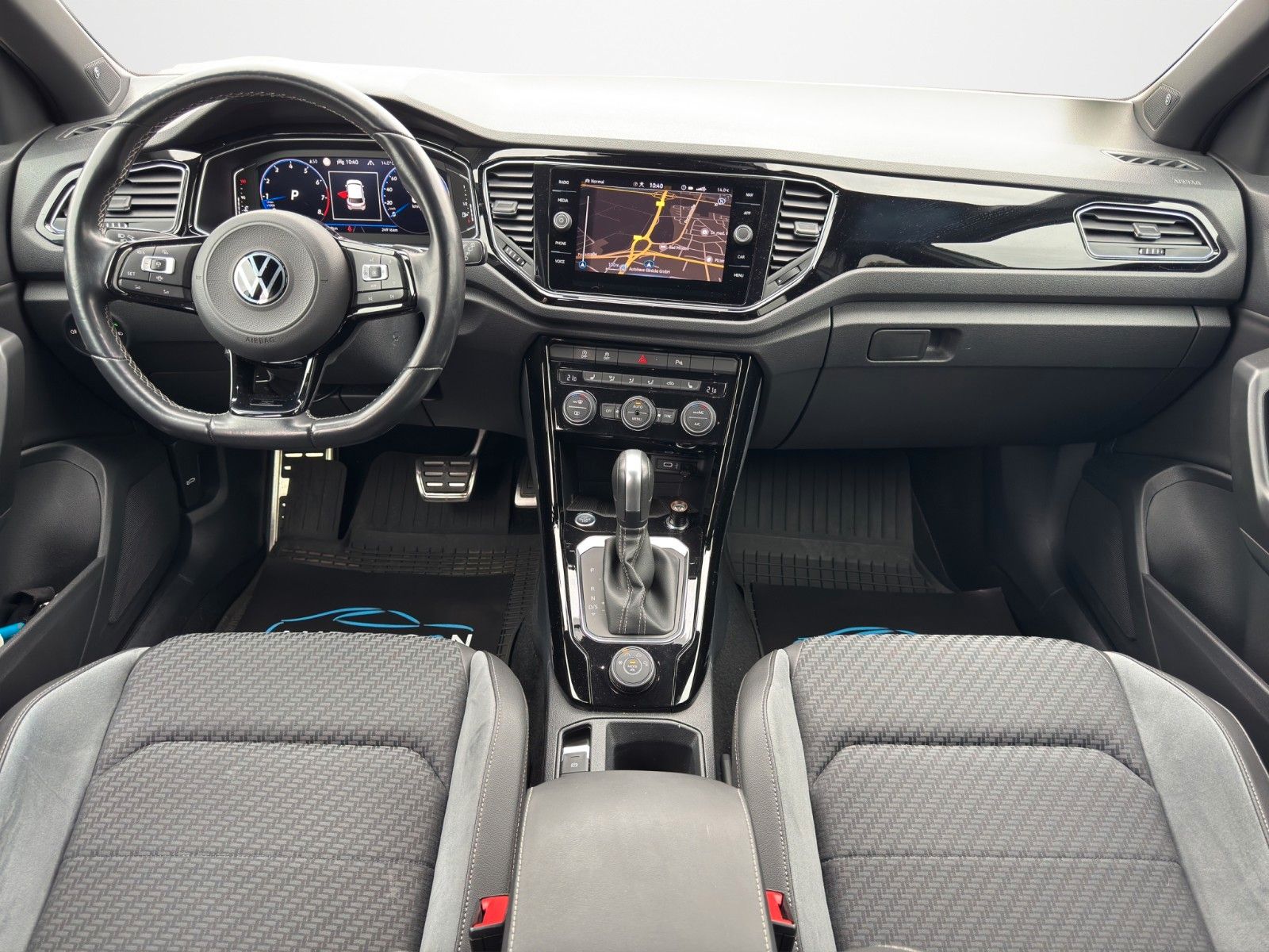 Fahrzeugabbildung Volkswagen T-ROC R 2.0 TSI KAM AHK AKRAPOVIC 19"