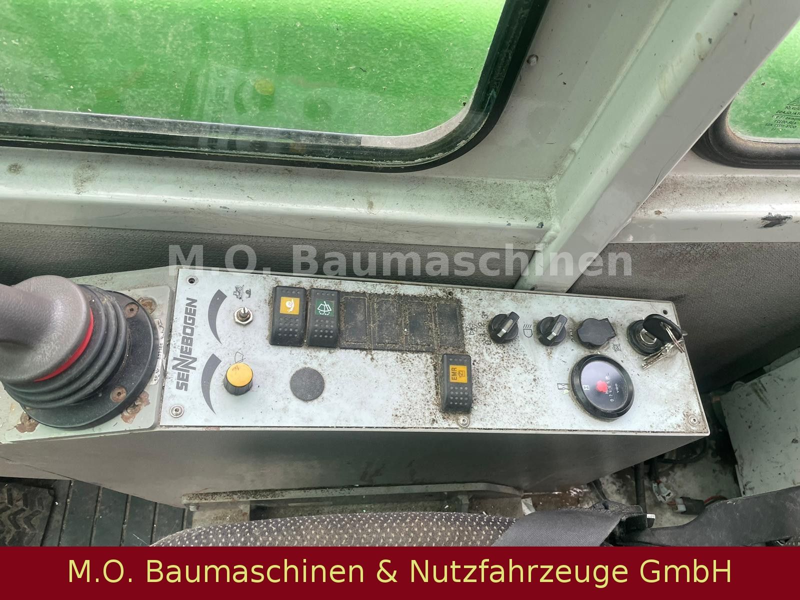 Fahrzeugabbildung Sennebogen 305 / Hydr.SW / Hochfahrb.Kabine / 9 m / 4,5 t /
